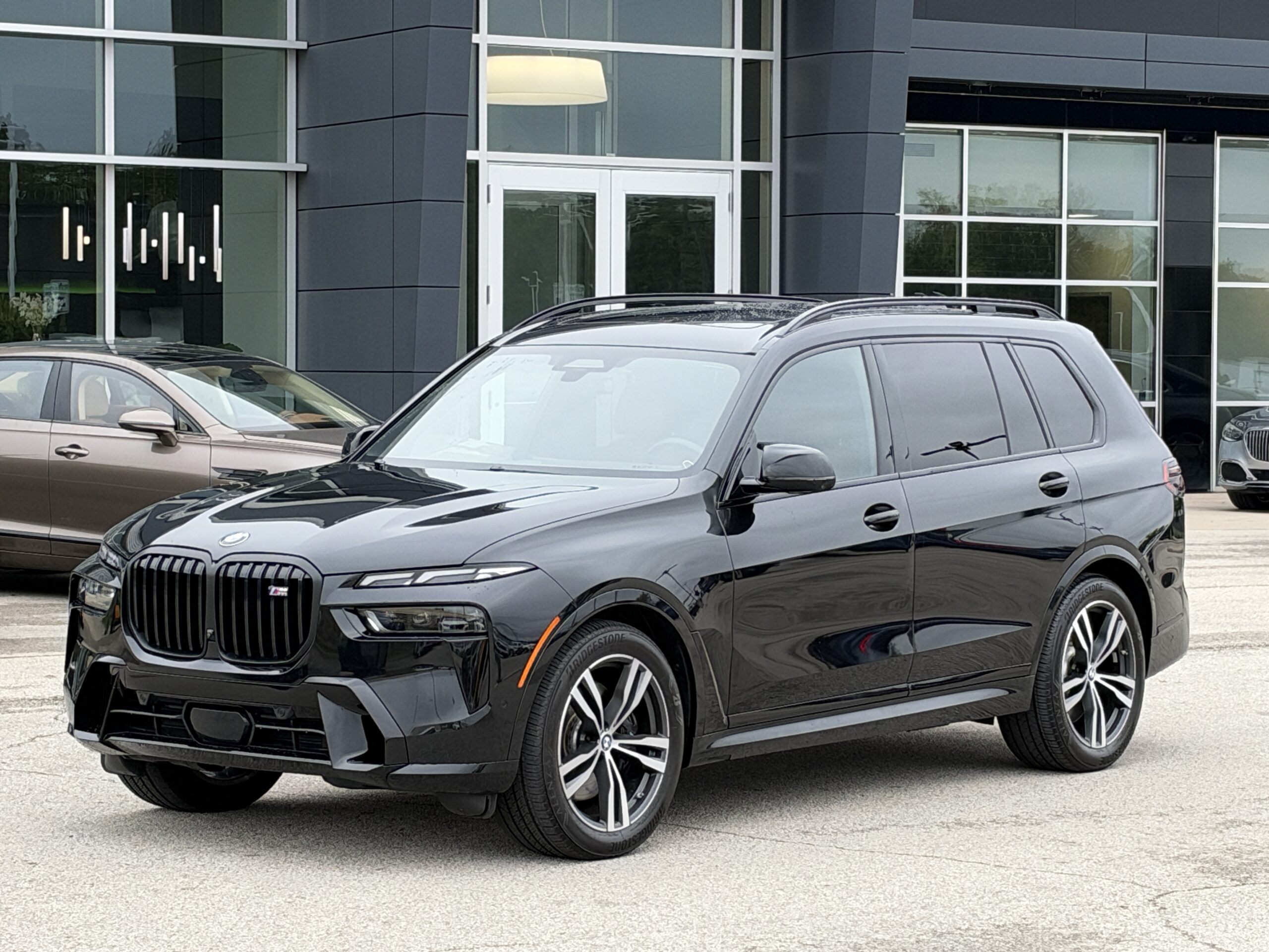 2025 BMW X7 M60i